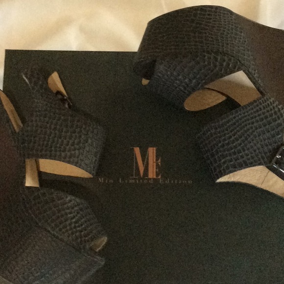 MIA limited Edition  PLATFORM WEDGES NWT - Picture 6 of 8